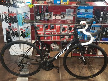 Used GIRS Oscar 2 Disc 2023 Road & Gravel, Black — image 1 of 4
