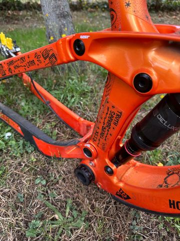 Used Trek Slash 7 Gen 5 2022 Frameset 2022 Mountainbike, Orange, 29 — image 9 of 10