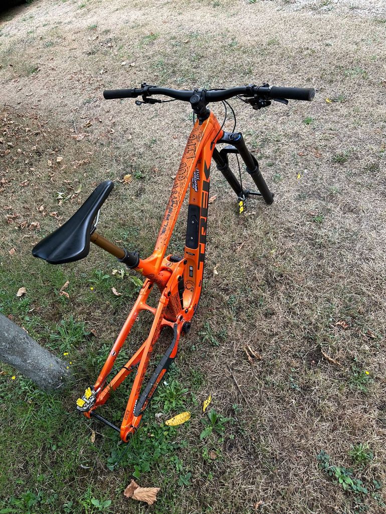 Używany Trek Slash 7 Gen 5 2022 Frameset 2022 Mountainbike — zdjęcie 3 z 10