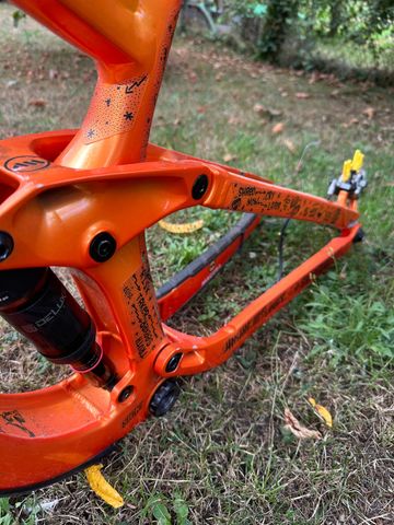 Used Trek Slash 7 Gen 5 2022 Frameset 2022 Mountainbike, Orange, 29 — image 8 of 10