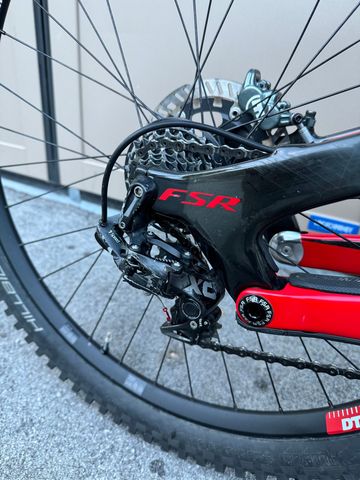 Used Specialized S-Works Demo 8 2016 2016 Mountainbike, Red, 27.5 (650B) — image 5 of 8