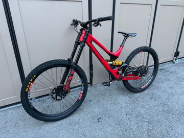 Used Specialized S-Works Demo 8 2016 2016 Mountainbike, Red, 27.5 (650B) — image 1 of 8