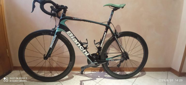 Used Bianchi Infinito CV Ultegra Di2 Compact 2014 2014 Road & Gravel, Green — image 2 of 4