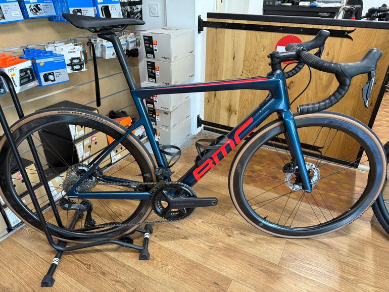 Używany BMC Teammachine SLR THREE 2022 2022 Road & Gravel — zdjęcie 2 z 3