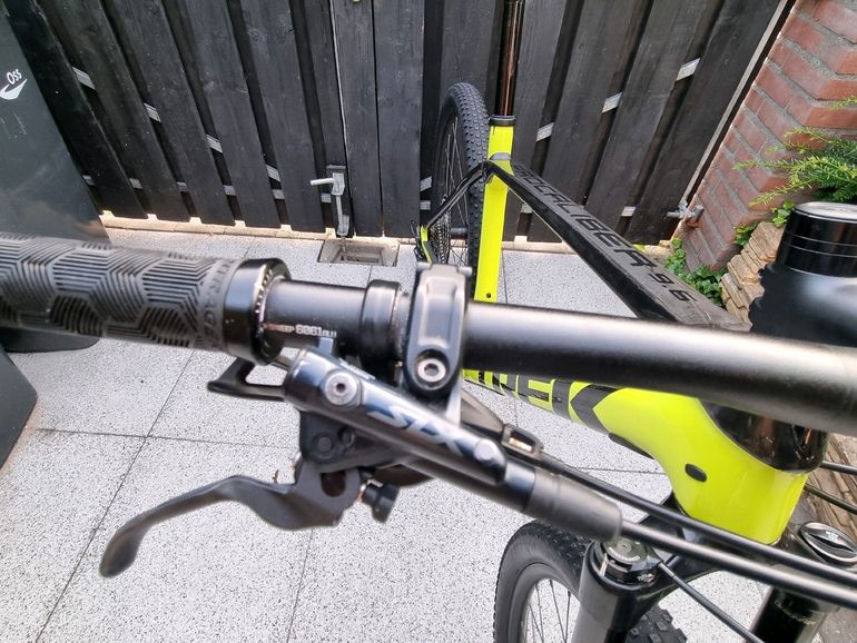 Used Trek Procaliber 9.6 2022 2022 Mountainbike, Black, 29 — image 3 of 15