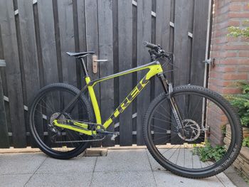 Used Trek Procaliber 9.6 2022 2022 Mountainbike, Black, 29 — image 1 of 15