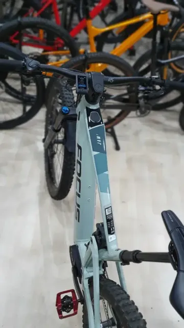 Used Focus Jam Shimano Deore XT 2022 Mountainbike, Light Gray — image 4 of 4