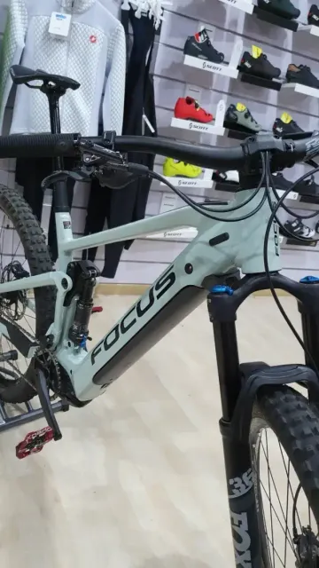 Used Focus Jam Shimano Deore XT 2022 Mountainbike, Light Gray — image 2 of 4