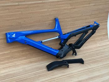 Used YT Industries Decoy Comp CF Frameset 2021 Mountainbike — image 9 of 11