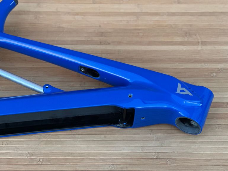 Used YT Industries Decoy Comp CF Frameset 2021 Mountainbike — image 10 of 11