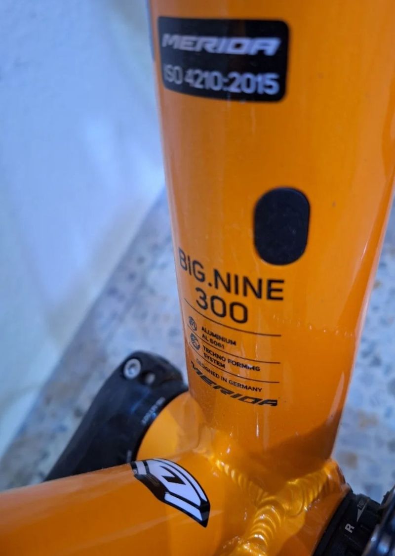 Used Merida 300 2023 Mountainbike, Orange — image 5 of 5