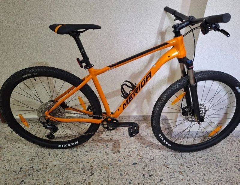 Used Merida 300 2023 Mountainbike, Orange — image 2 of 5