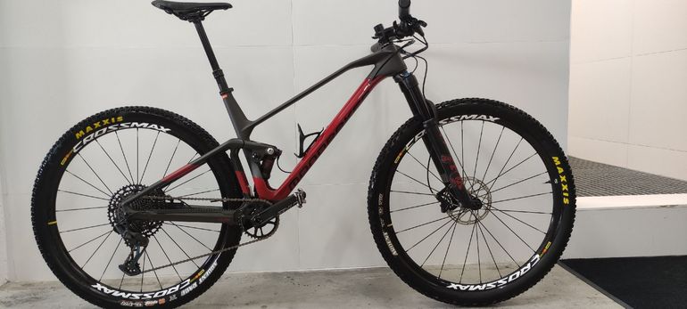 Used Mondraker F-PODIUM CARBON DC 2022 2022 Mountainbike, Red, 29 — image 2 of 4