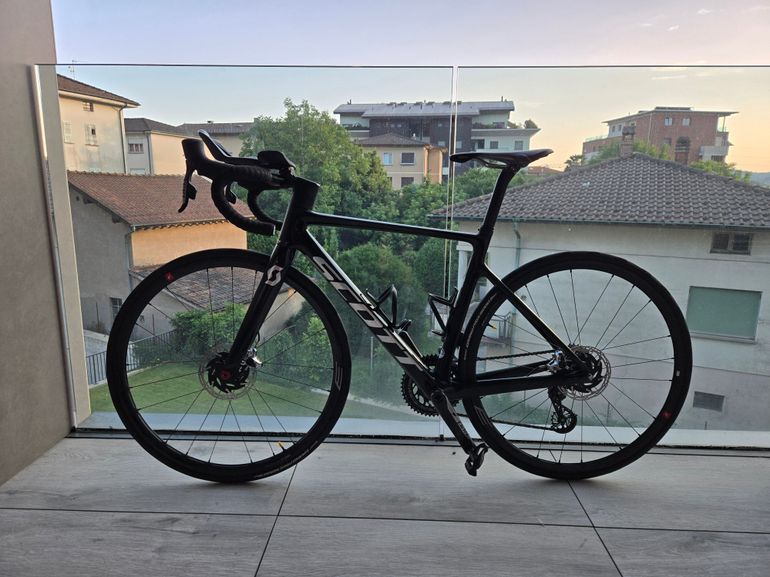 Used Scott Addict RC Ultimate 2023 2023 Road & Gravel, Black — image 2 of 14