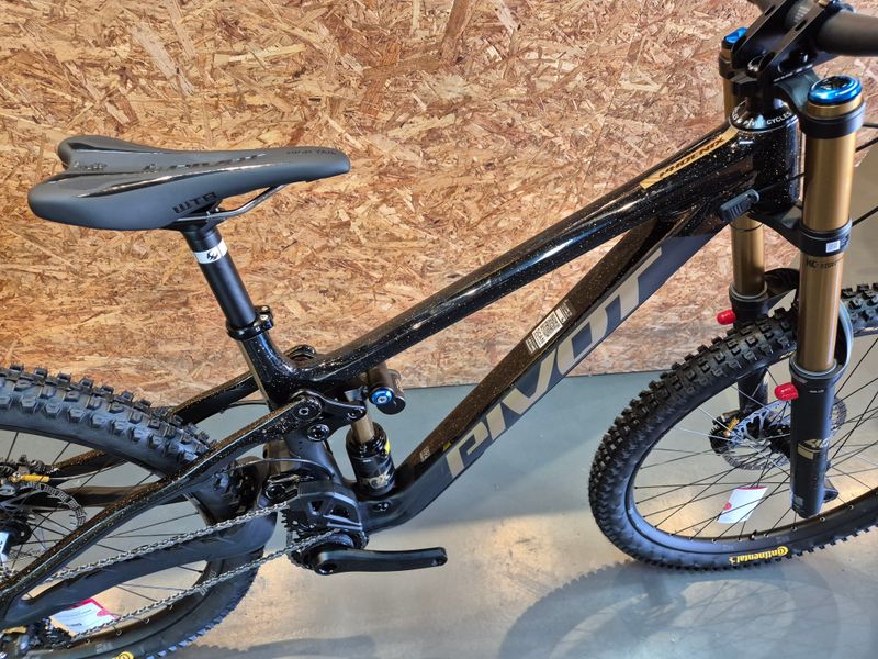 Used Pivot PHOENIX Pro Saint 2025 2025 Mountainbike, Black, 27.5 — image 2 of 5