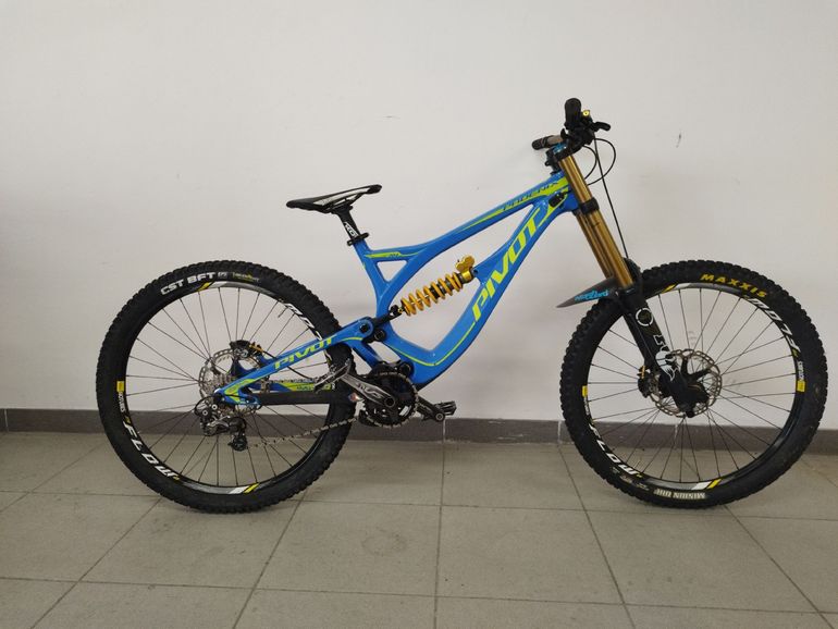 Used Pivot Phoenix Saint 2019 2019 Mountainbike, Blue, 27.5 — image 2 of 6