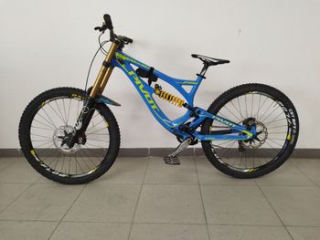 Used Pivot Phoenix Saint 2019 2019 Mountainbike, Blue, 27.5 — image 1 of 6