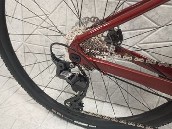 Used Giant Revolt 0 2024 2024 Road & Gravel, Red — image 6 of 7