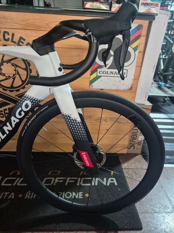 Used Colnago Y1rs 2025 Road & Gravel — image 8 of 13
