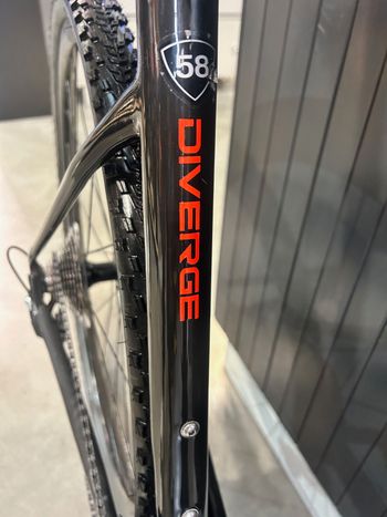 Used Specialized Diverge Comp 2020 2020 Road & Gravel, Black — image 5 of 15