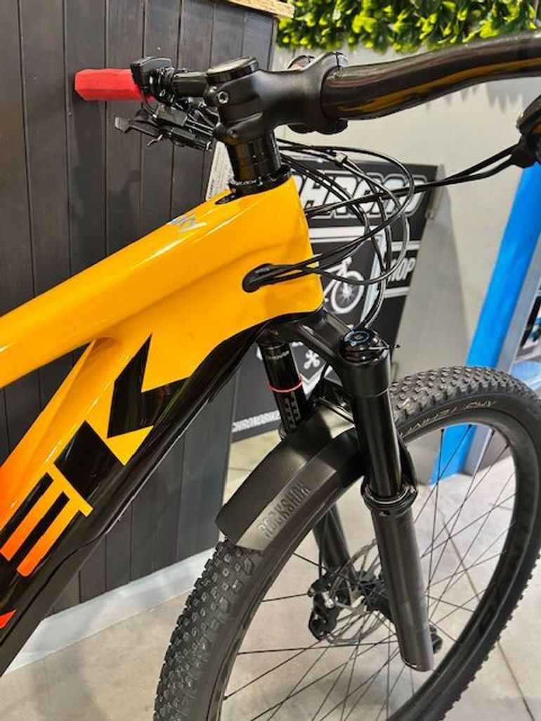 Used Trek E-Caliber 9.8 GX Gen 2 2022 2022 Mountainbike — image 8 of 9