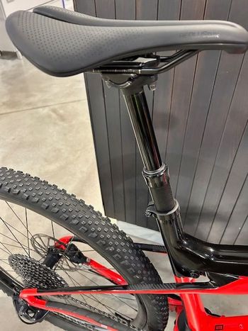 Used Trek E-Caliber 9.8 GX Gen 2 2022 2022 Mountainbike — image 6 of 9