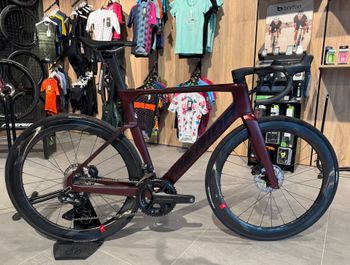 Used Merida Reacto Shimano Ultegra Di2 (12 Speed) 2023 Road & Gravel, Red — image 7 of 7