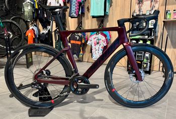 Used Merida Reacto Shimano Ultegra Di2 (12 Speed) 2023 Road & Gravel, Red — image 1 of 7