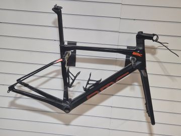 Used BMC Roadmachine 01 FOUR 2021 Frameset Frameset 2021 Road & Gravel, Black — image 4 of 7