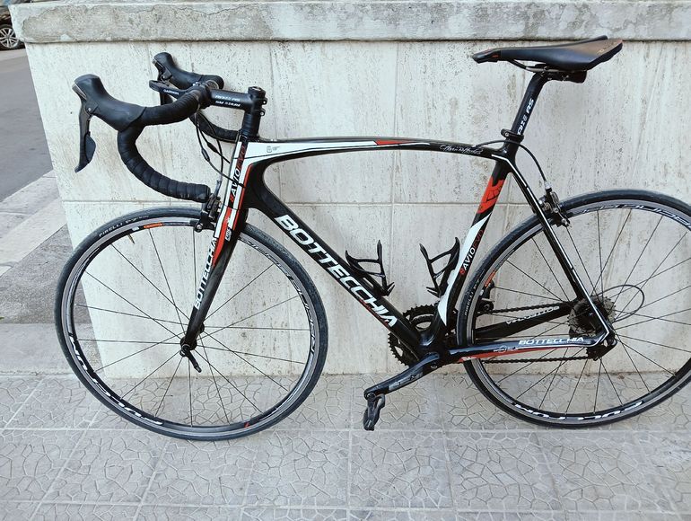 Used Bottecchia 8Avio Evo Shimano Ultegra 2018 Road & Gravel — image 2 of 5