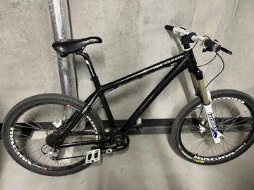 Dartmoor Hornet 26 2016 2016 Mountainbike usato, Nero — immagine 2 di 18