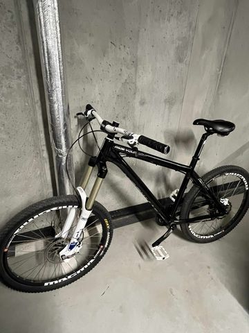 Dartmoor Hornet 26 2016 2016 Mountainbike usato, Nero — immagine 4 di 18