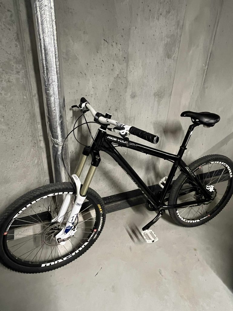 Dartmoor Hornet 26 2016 2016 Mountainbike usato, Nero — immagine 4 di 18