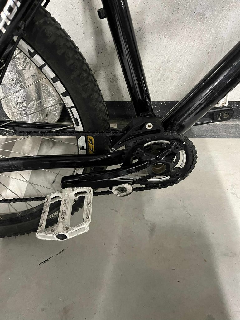 Dartmoor Hornet 26 2016 2016 Mountainbike usato, Nero — immagine 12 di 18
