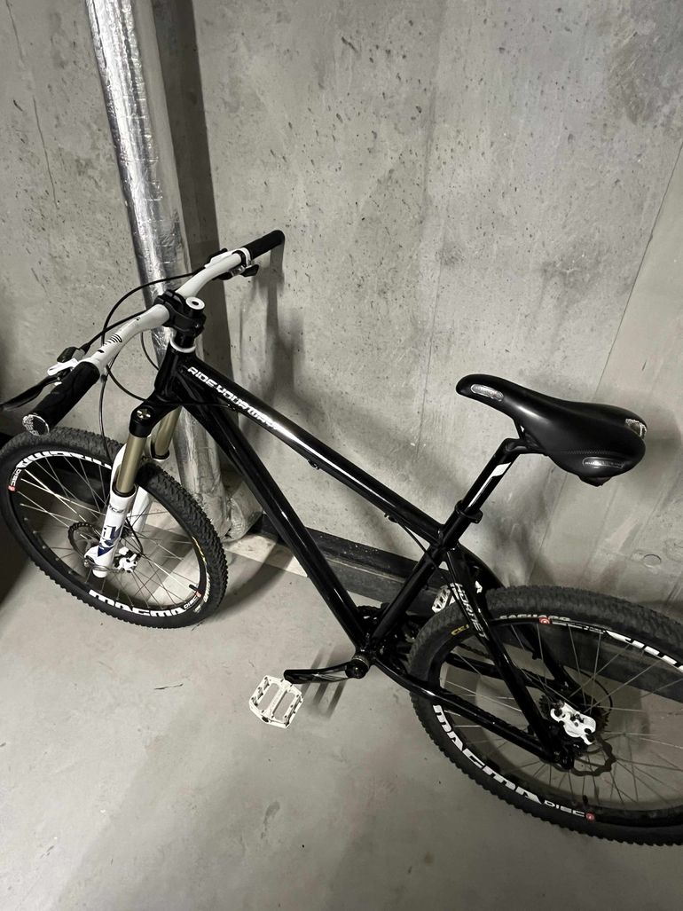 Dartmoor Hornet 26 2016 2016 Mountainbike usato, Nero — immagine 5 di 18