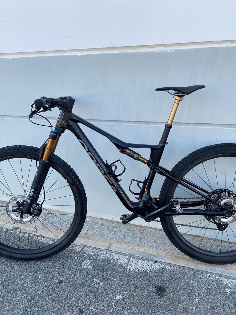 Used Orbea OIZ M-PRO 2024 2024 Mountainbike, Black, 29 — image 2 of 11