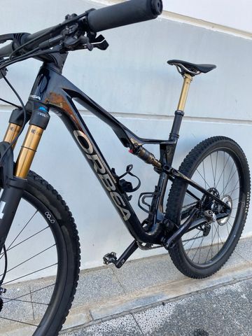 Used Orbea OIZ M-PRO 2024 2024 Mountainbike, Black, 29 — image 4 of 11