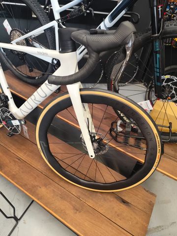 Used Aurum Magma V2 2025 Road & Gravel, White — image 6 of 7