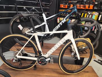 Used Aurum Magma V2 2025 Road & Gravel, White — image 5 of 7