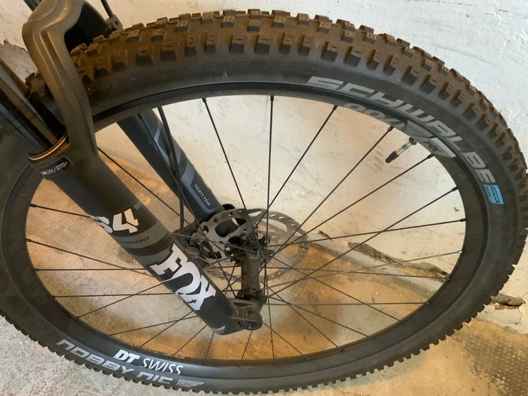 Used Canyon Neuron CF 9 2021 2021 Mountainbike, Light Gray — image 5 of 9