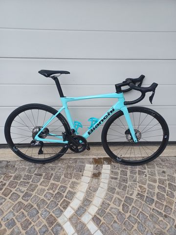 Bianchi SPECIALISSIMA COMP ULTEGRA Di2 2024 Road & Gravel d'occasion