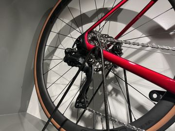 Brugt Trek Madone SL 6 2025 Road & Gravel — billede 2 af 4