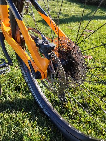 Used Trek Fuel EX 5 Gen 5 2023 2023 Mountainbike, Orange, 27.5, 29 — image 6 of 7