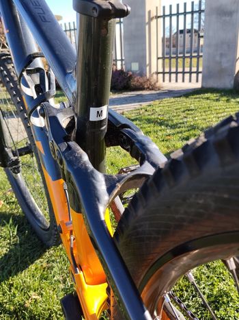 Used Trek Fuel EX 5 Gen 5 2023 2023 Mountainbike, Orange, 27.5, 29 — image 3 of 7