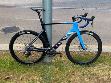 Gebrauchtes Canyon Aeroad CF SLX Disc 9.0 SL 2019 2019 Road & Gravel, Blau — Bild 2 von 6