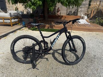 Used Giant Stance 2024 2024 Mountainbike, Purple — image 3 of 3
