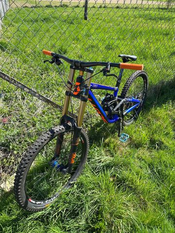 Gebrauchtes Scott Gambler Shimano Saint 2019 Mountainbike, Violett — Bild 1 von 15