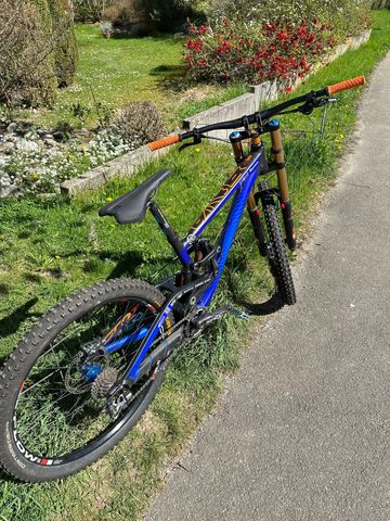 Gebrauchtes Scott Gambler Shimano Saint 2019 Mountainbike, Violett — Bild 3 von 15