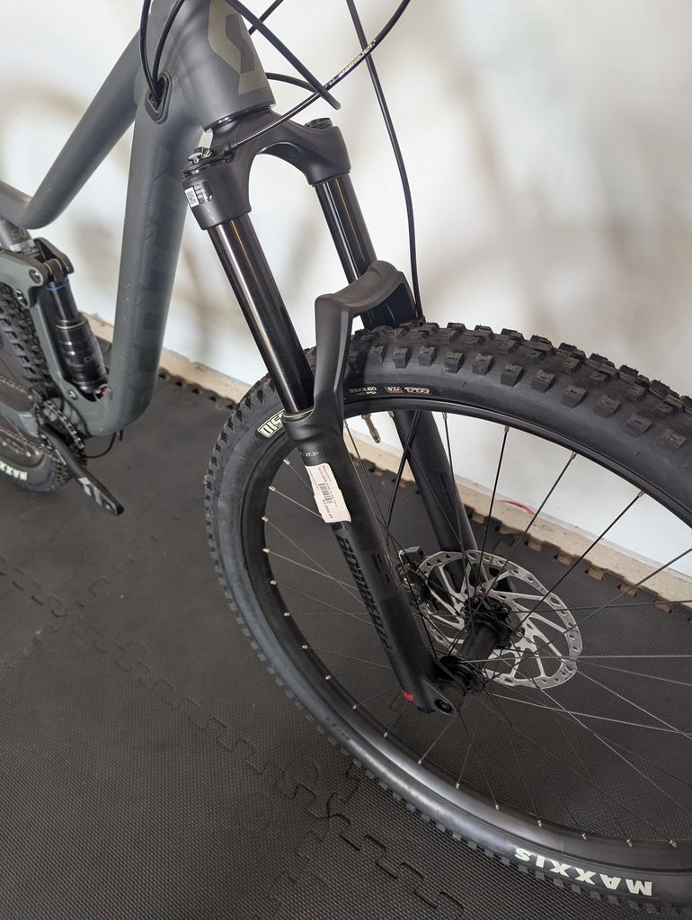 Used Scott Genius 950 2022 2022 Mountainbike, Light Gray, 29 — image 4 of 10