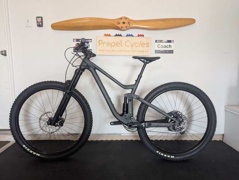 Used Scott Genius 950 2022 2022 Mountainbike, Light Gray, 29 — image 2 of 10